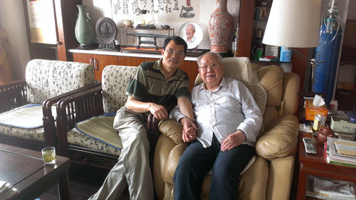 名誉校长王家扬荣获世界杰出茶人贡献奖